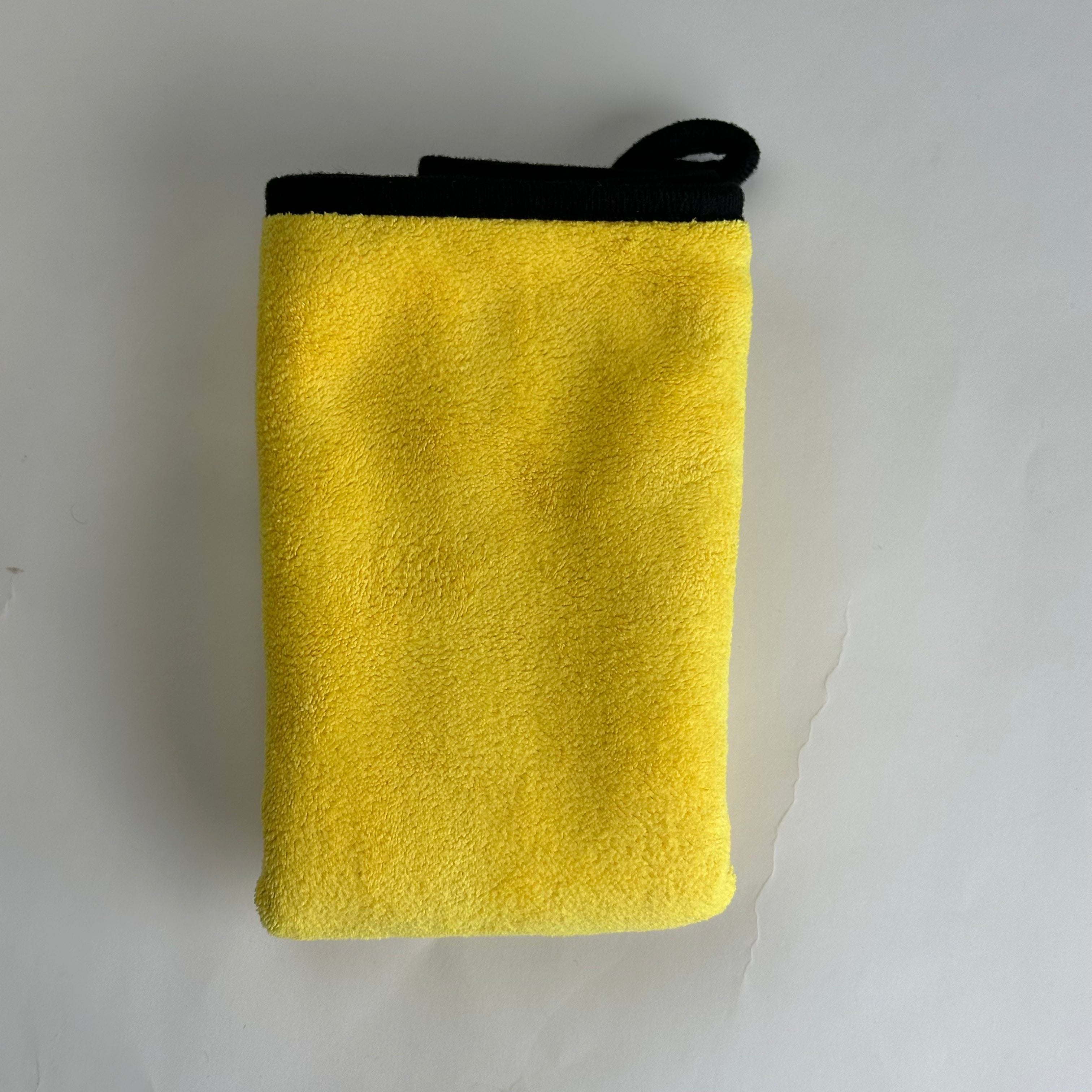 Garado Turbo Wipe 600 GSM Microfiber Cloth for Car & Bike Care (20 × 40 cm)